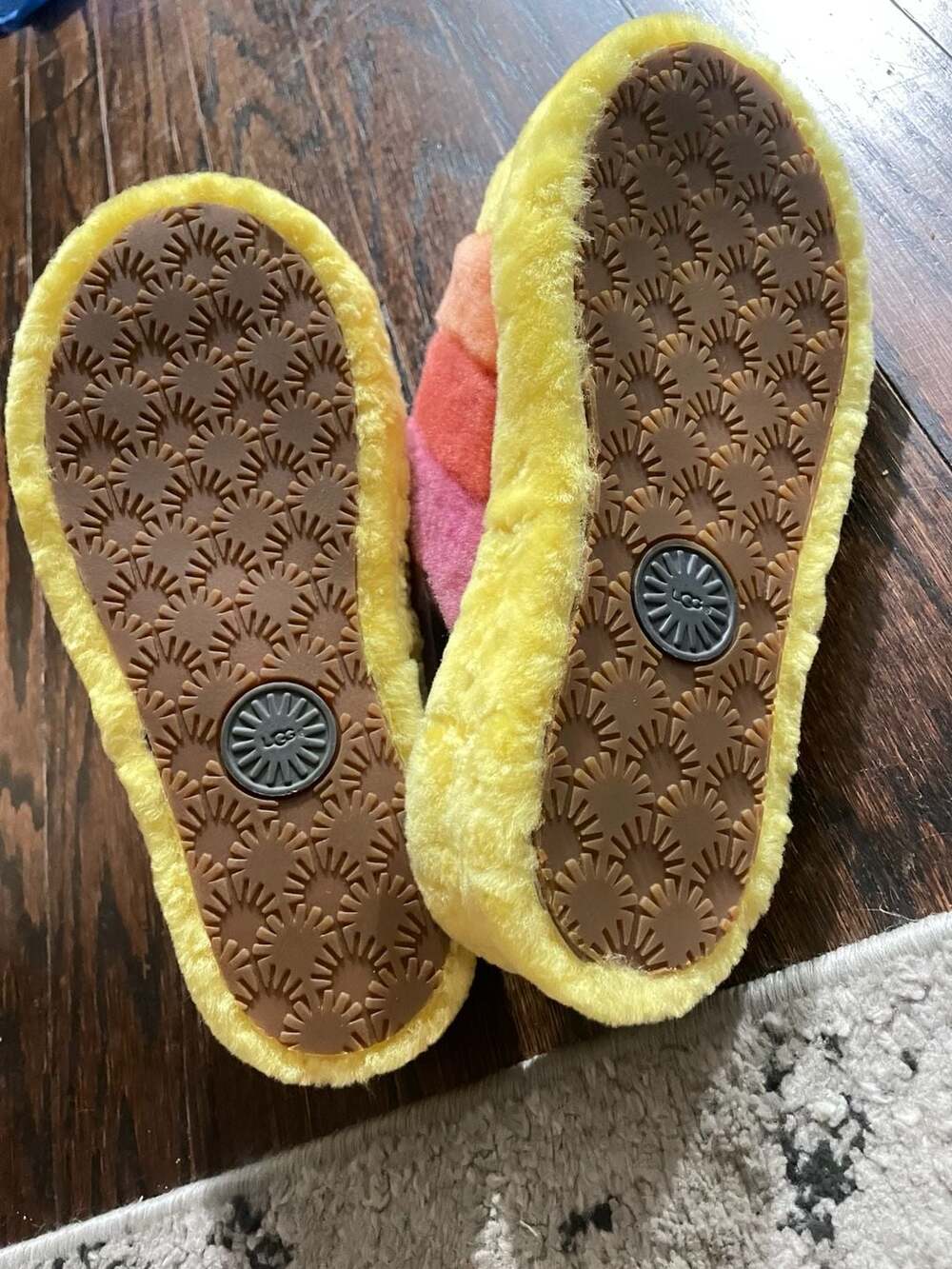 UGG Fluff Yeah Slide Pride Rainbow Yellow Slippers Women's Size 8 - Picture 4 of 7